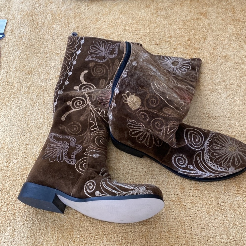 Embroidered Brown Suede Knee-High Boots - Women - Picture 2 of 16